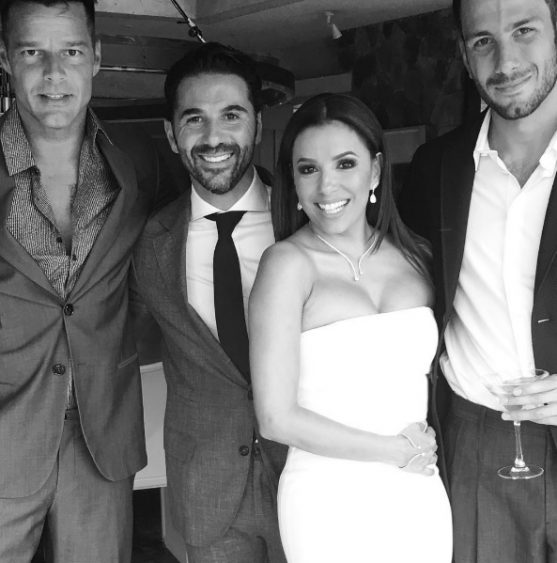 Ricky Martin e o companheiro, Jwan Yosef, com os noivos