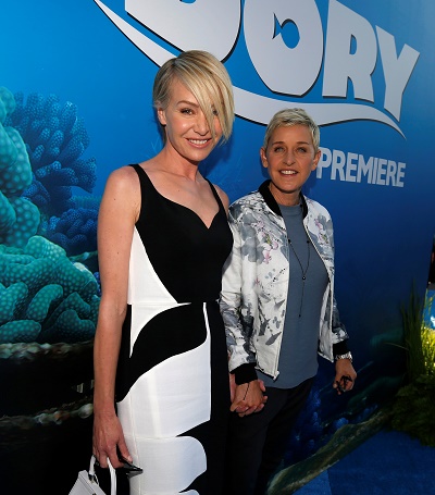 Ellen DeGeneres e Portia Rossi na estreia do filme 'À Procura de Dory'