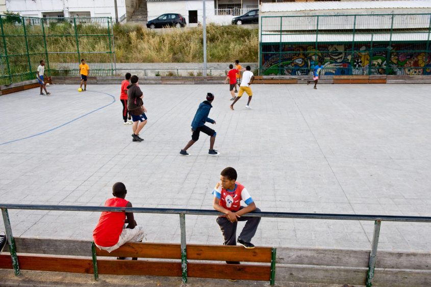 Campo de futebol onde Nani jogava em criança (Gonçalo Villaverde/Global Imagens)