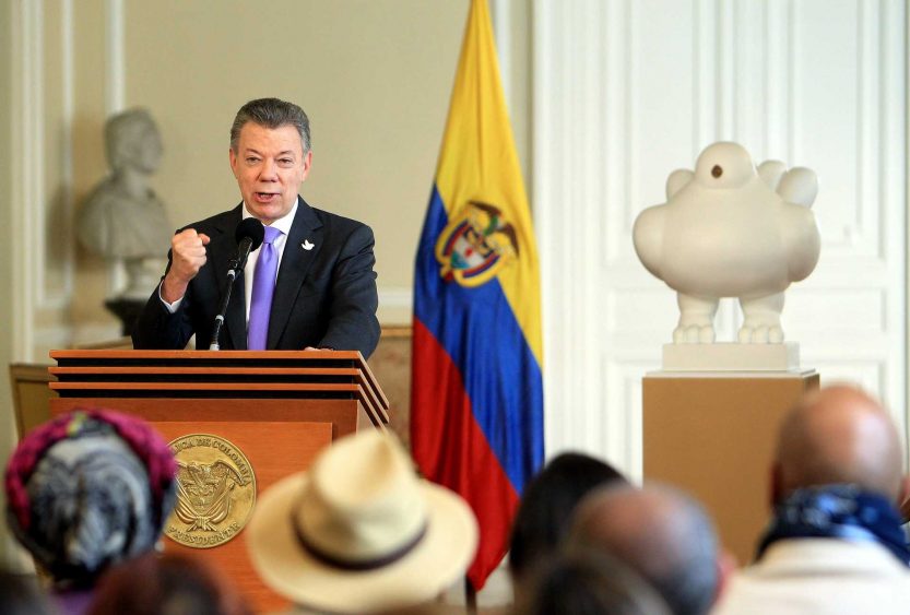 O Presidente Colombiano, Juan Manuel Santos, acredita que o Nobel pode dar um impulso ao processo de paz, apesar do resultado do referendo. EPA/Mauricio Duenas Castaneda