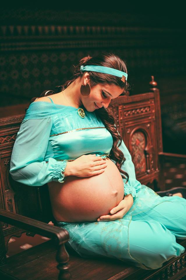 Fotógrafa encanta ao transformar grávidas em princesas da Disney