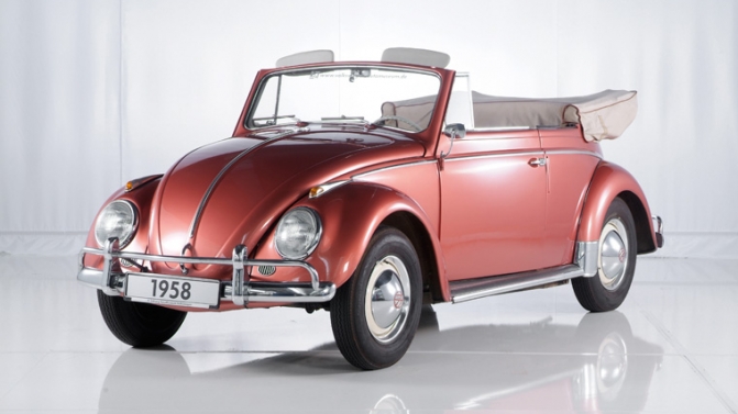 VW Carocha de 1958, restaurado em 1999  (>Museu Volkswagen)