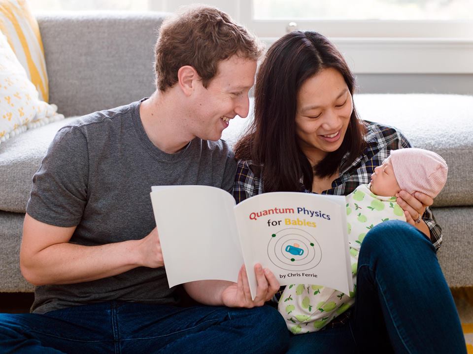 Física quântica para bebés, é o livro que Zucherberg e a sua mulher, Priscilla Chan, escolheram para ler à filha. É uma brincadeira, claro! (Crédito: Mark Zuckerberg/Facebook)