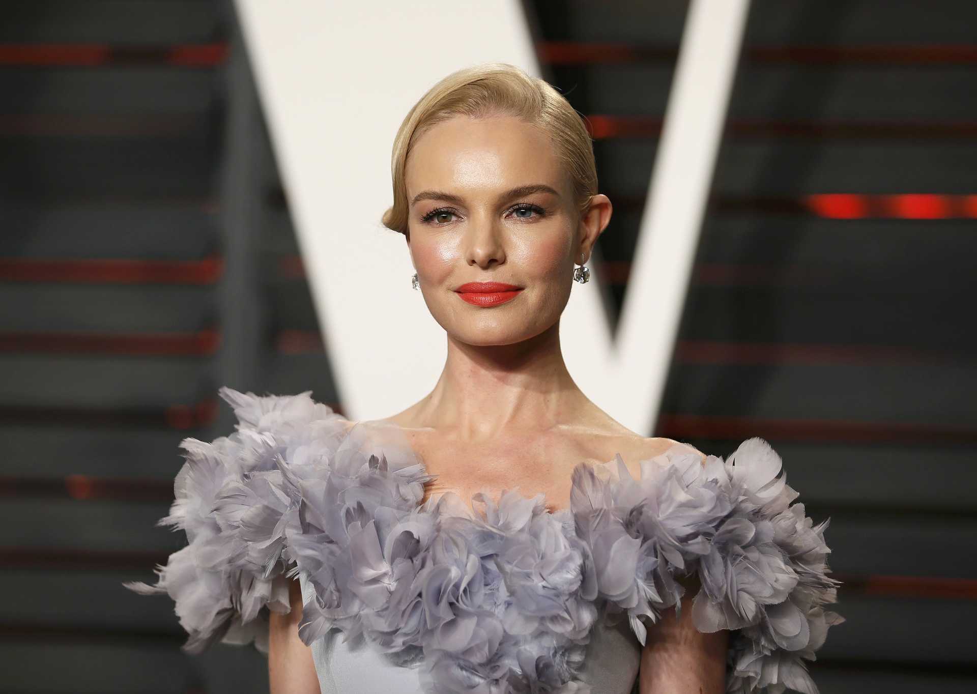 Actress Kate Bosworth arrives at the Vanity Fair Oscar Party in Beverly Hills