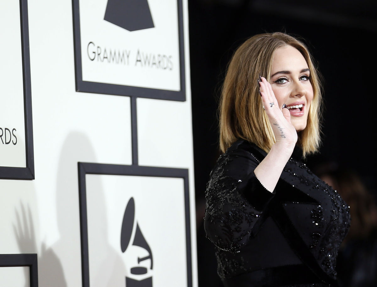 A cantora Adele à chegada aos Grammy Awards (REUTERS/Danny Moloshok)