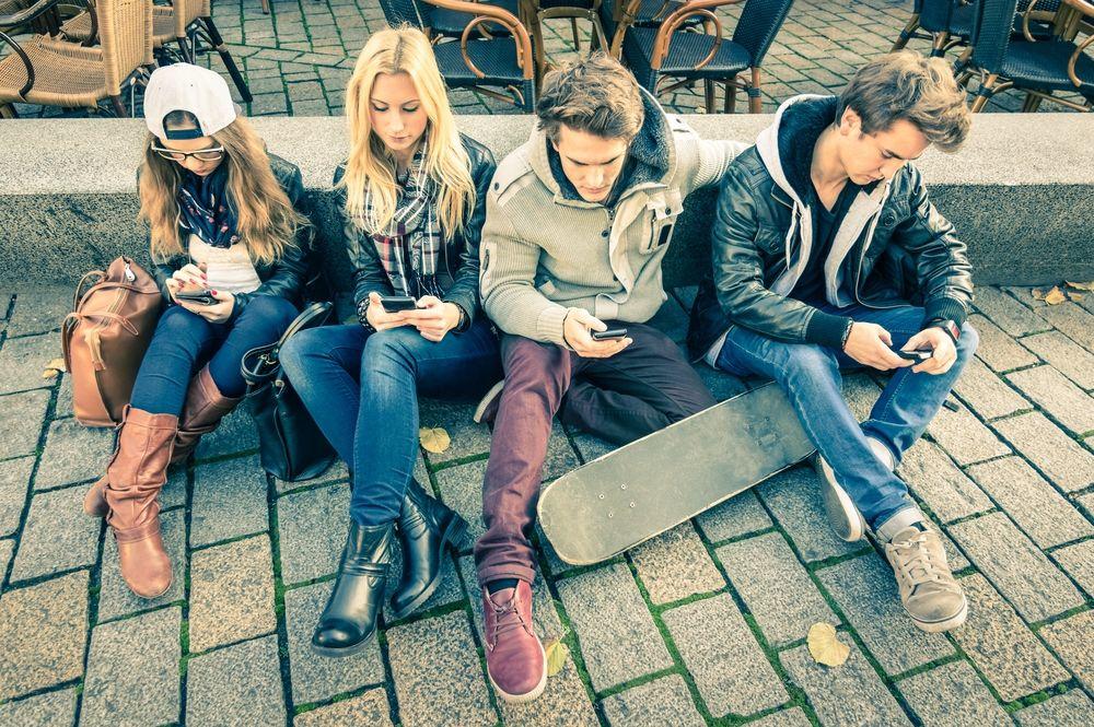 Redes sociais diminuem a interação sexual entre os jovens
