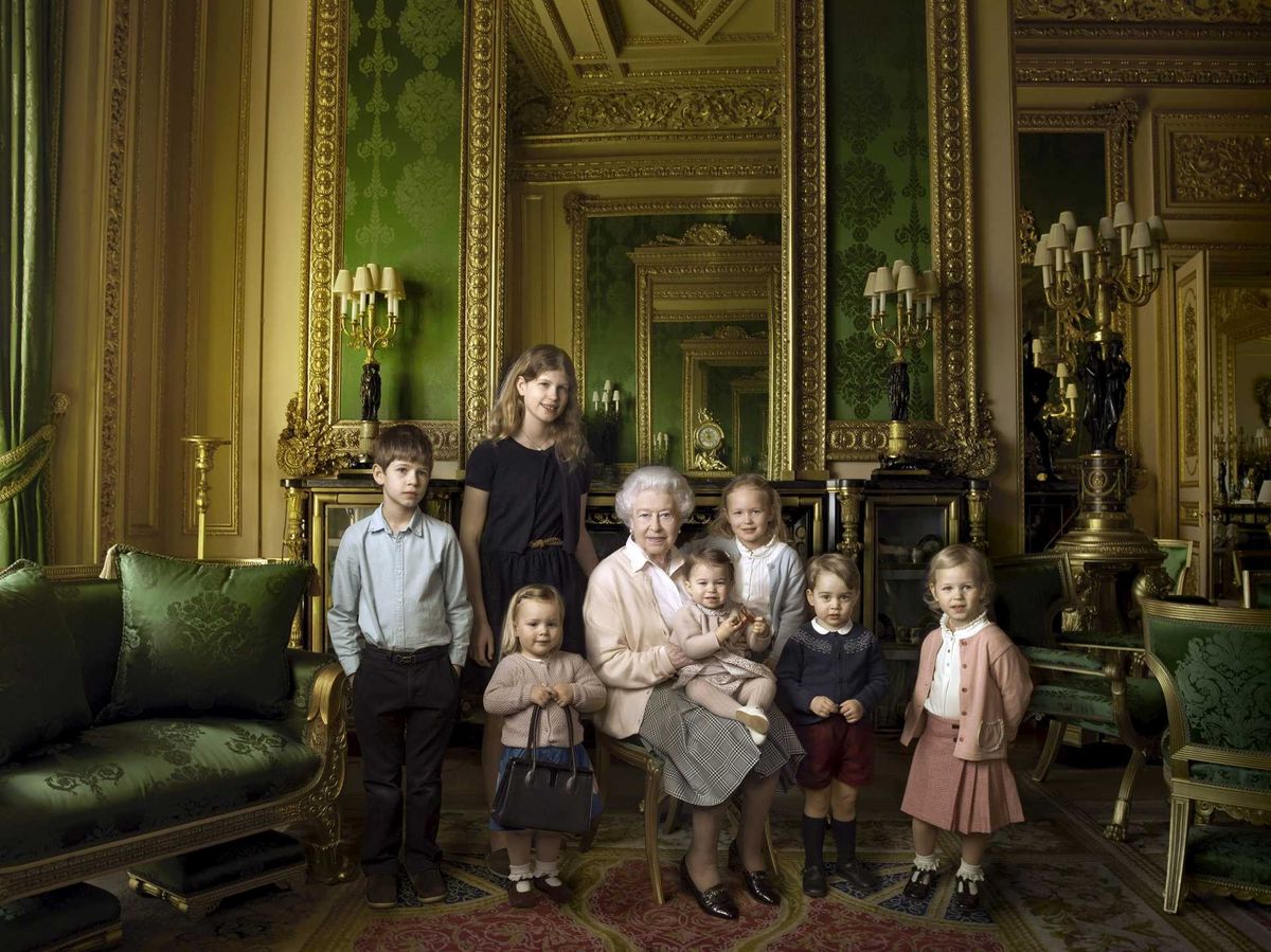 Isabel II celebra 90 anos. Recorde 20 momentos da vida da rainha