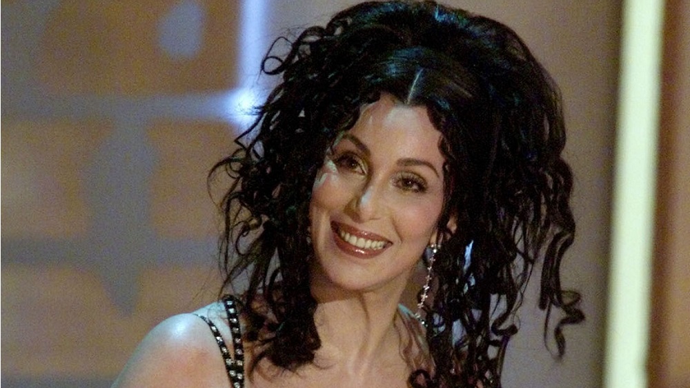 CHER PRESENTS BEST ORIGINAL SONG AT THE ACADEMY AWARDS.
