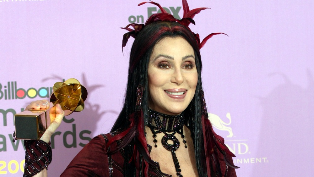 CHER APPEARS AT BILLBOARD MUSIC AWARDS.