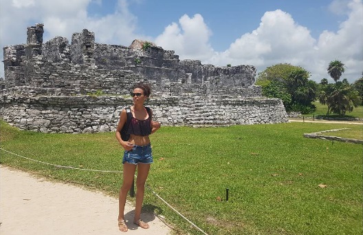A atriz visitou as ruínas de Tulum