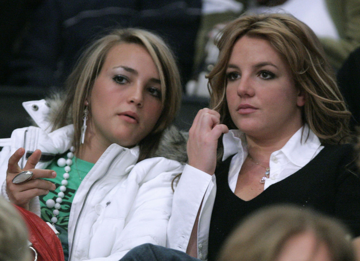 U.S. singer Spears and her sister watch the NBA game between the Washington Wizards and Los Angeles Lakers in Los Angeles