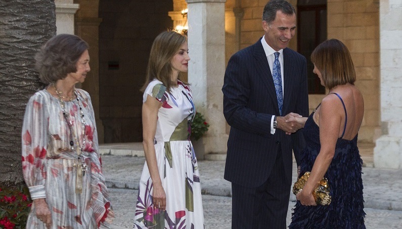 A cumprimentarem Francina Armengol, presidente das Ilhas Baleares