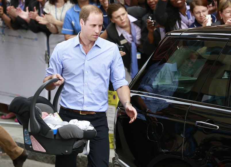 Príncipe William colocou George no banco de trás do Range Rover preto | Fotografia: Reuters