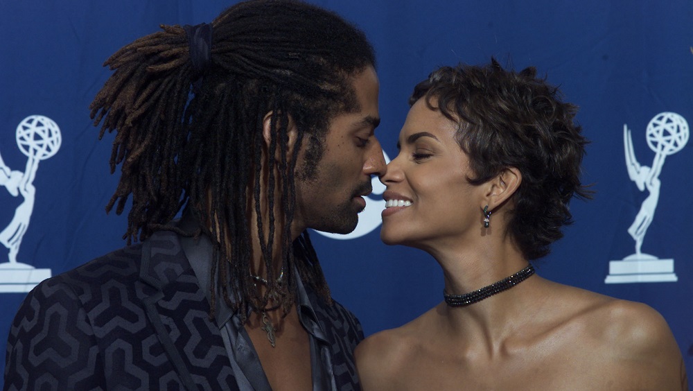 ACTRESS HALLE BERRY AND BOYFRIEND AT EMMY AWARDS.