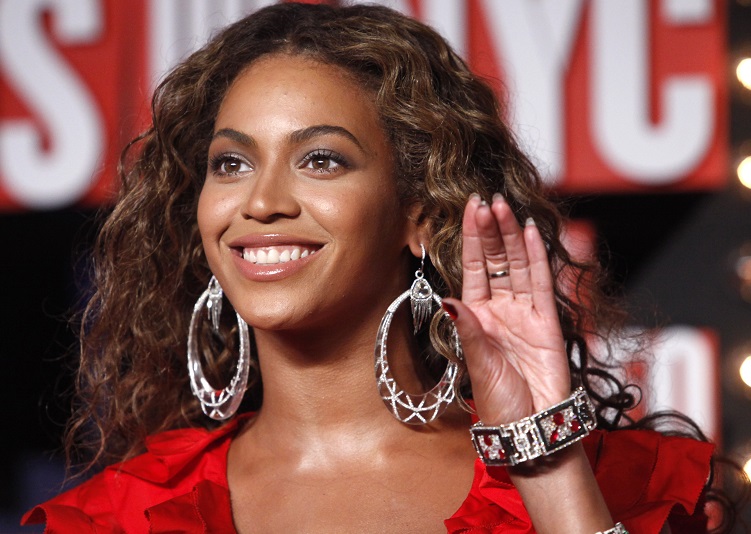 Beyonce arrives at the 2009 MTV Video Music Awards in New York