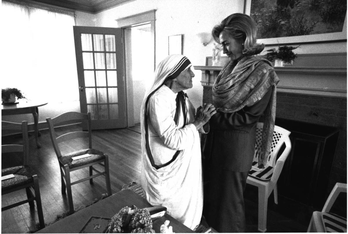 MOTHER TERESA AND HILLARY CLINTON FILE PHOTO