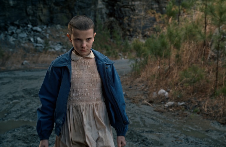 Millie no papel de Eleven, em 'Stranger Things'
