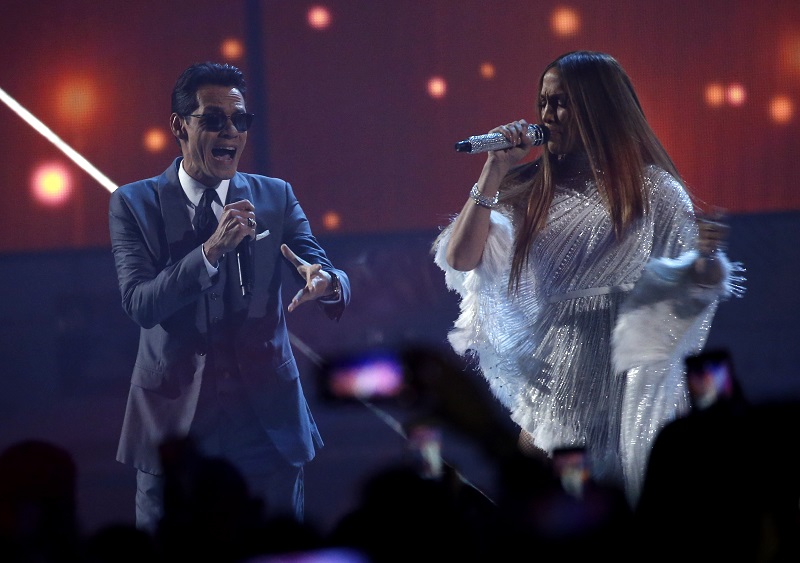 Lopez performs “Olvidame Y Pega La Vuelta” with Anthony at the 17th Annual Latin Grammy Awards in Las Vegas