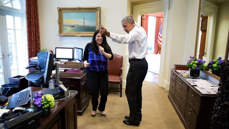 Março: Obama a dançar com uma das suas funcionárias