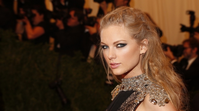 Singer Taylor Swift arrives at the Metropolitan Museum of Art Costume Institute Benefit celebrating the opening of “PUNK: Chaos to Couture” in New York