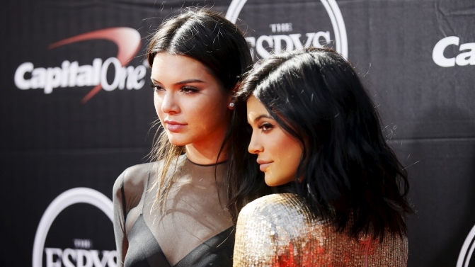 Kendall Jenner and Kylie Jenner arrive for the 2015 ESPY Awards in Los Angeles