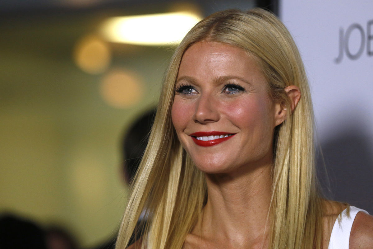 Paltrow poses at the premiere of “Thanks for Sharing” in Los Angeles