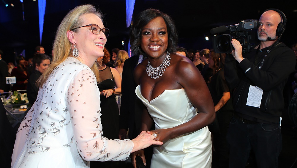 Actresses Streep and Davis mingle at the 23rd Screen Actors Guild Awards in Los Angeles