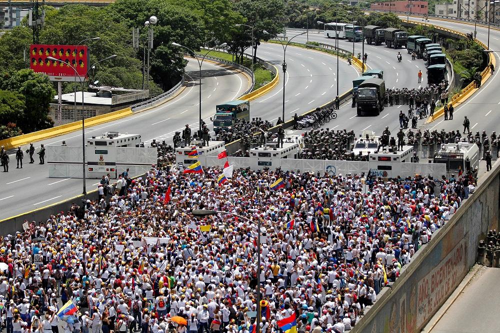 Manifestação de mulheres contra Nicolas Maduro, em Caracas, na Venezuela