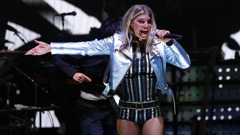 Singer Fergie performs at the 2017 Tommy Hilfiger Runway Show in Venice