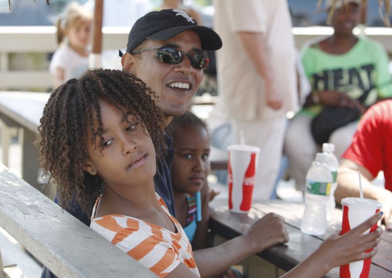 U.S. President Obama and his family lunch in Martha’s Vineyard