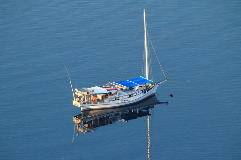 Cópia de Sri Noa Noa Surf Boat Trips – Drone Surf Boat Trip