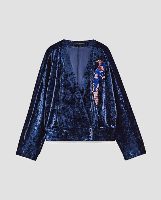 Kimono de veludo, Zara, €39,95