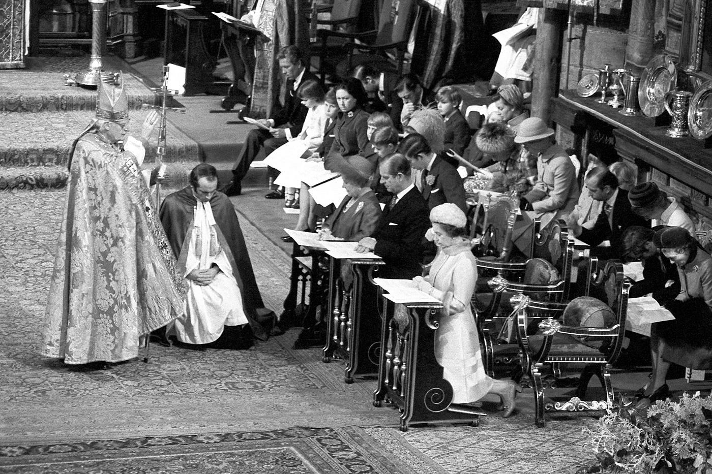 Royalty – Queen Silver Wedding Anniversary – Westminster Abbey