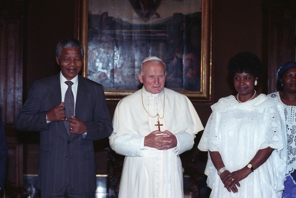 Pope John Paul meets with Nelson Mandela and his wife Winnie at the Vatican