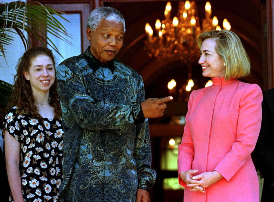US. First Lady Hillary Clinton (R) meets with South African President Nelson Mandela (C) at Mandela’..