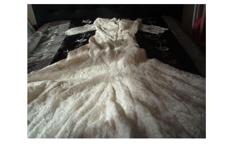 Vestido de noiva semi novo tamanho M, €350