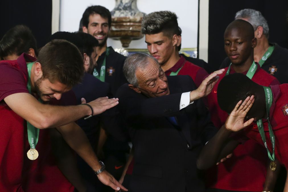 Presidente da República recebe os Campeões Europeus de Futebol Sub19