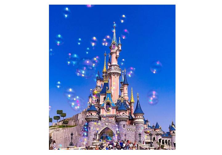 Disneyland, França, Paris. Com mais de 19 milhões de hashtags, a Disneyland não satisfaz apenas os sonhos dos mais novos. @dvlmargaux