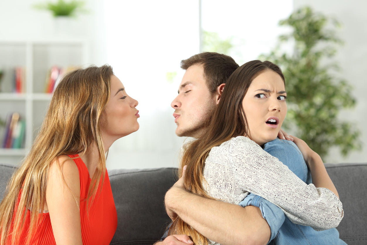 Girlfriend discovering that her boyfriend is cheating