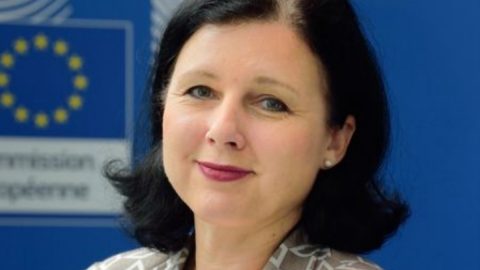 Vera Jourovà comissária Europeia da Justiça, Consumidores e Igualdade de Género da União Europeia