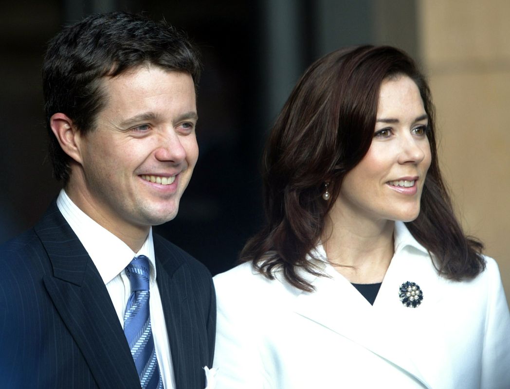 Denmark’s Prince Frederik and his Australian wife, Mary Donaldson (R) arrive at Berlin’s ‘ Alte Nati..