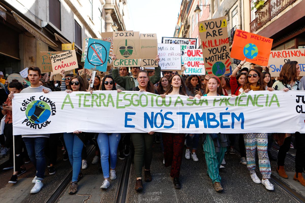 Greve e manifestação de estudantes pelo clima
