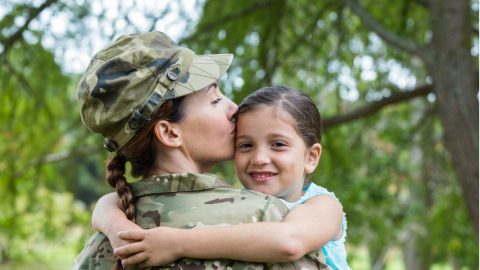 mulher militar defesa creches Jardins-de-infância