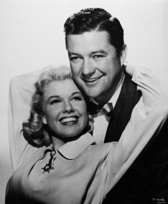 Doris Day and Dennis Morgan in It’s a Great Feeling (1949)