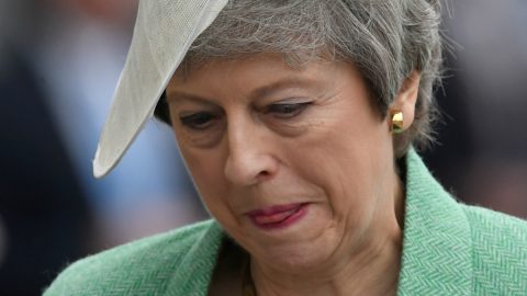 Theresa May [Fotografia: Toby Melville/Reuters]