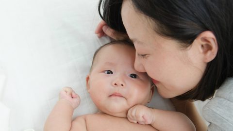 bebé chinesa mãe recorde 67 anos