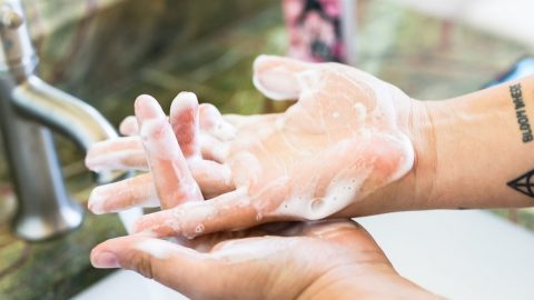 lavar mãos desinfetar saúde covid-19