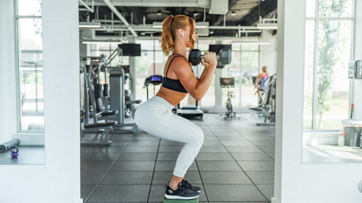 Cinco exercicios treino pessoas saudável forma corpo físico