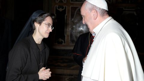 Raffaella Petrini com Papa Francisco