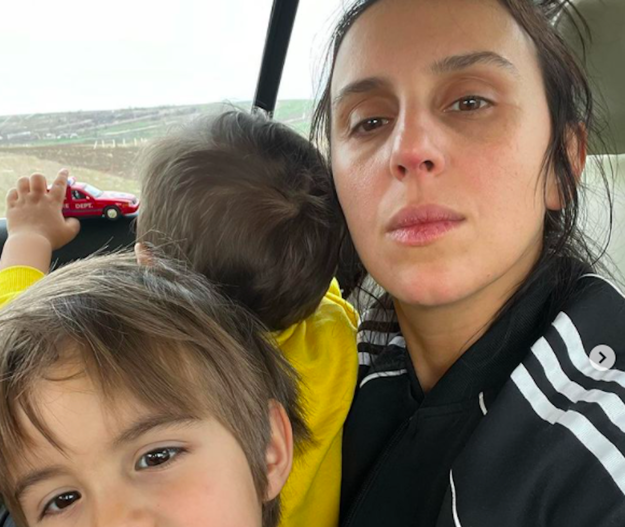 Jamala com os filhos foge guerra Ucrania Roménia